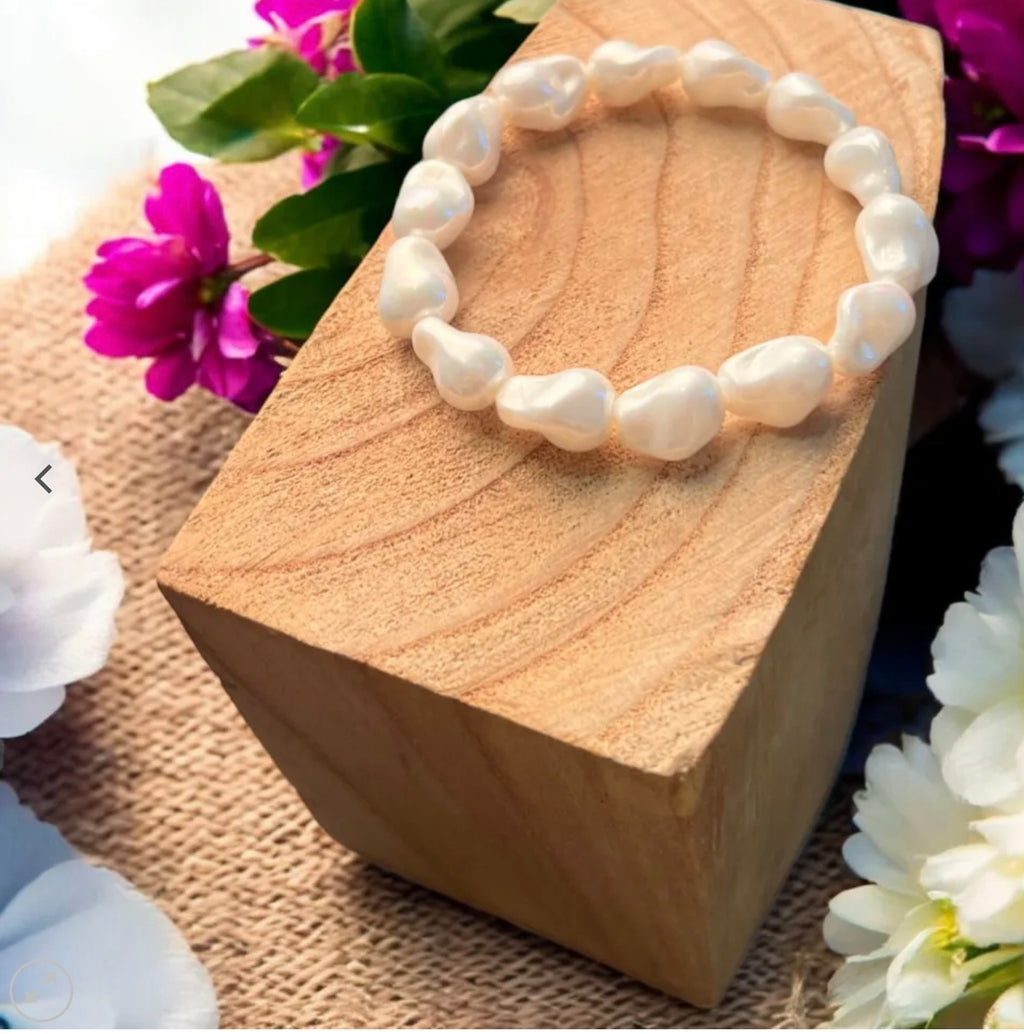 Jess &  Lou Classic Pearl Bead Stretch Bracelet | Simple Timeless Jewellery | Sky & Leaf