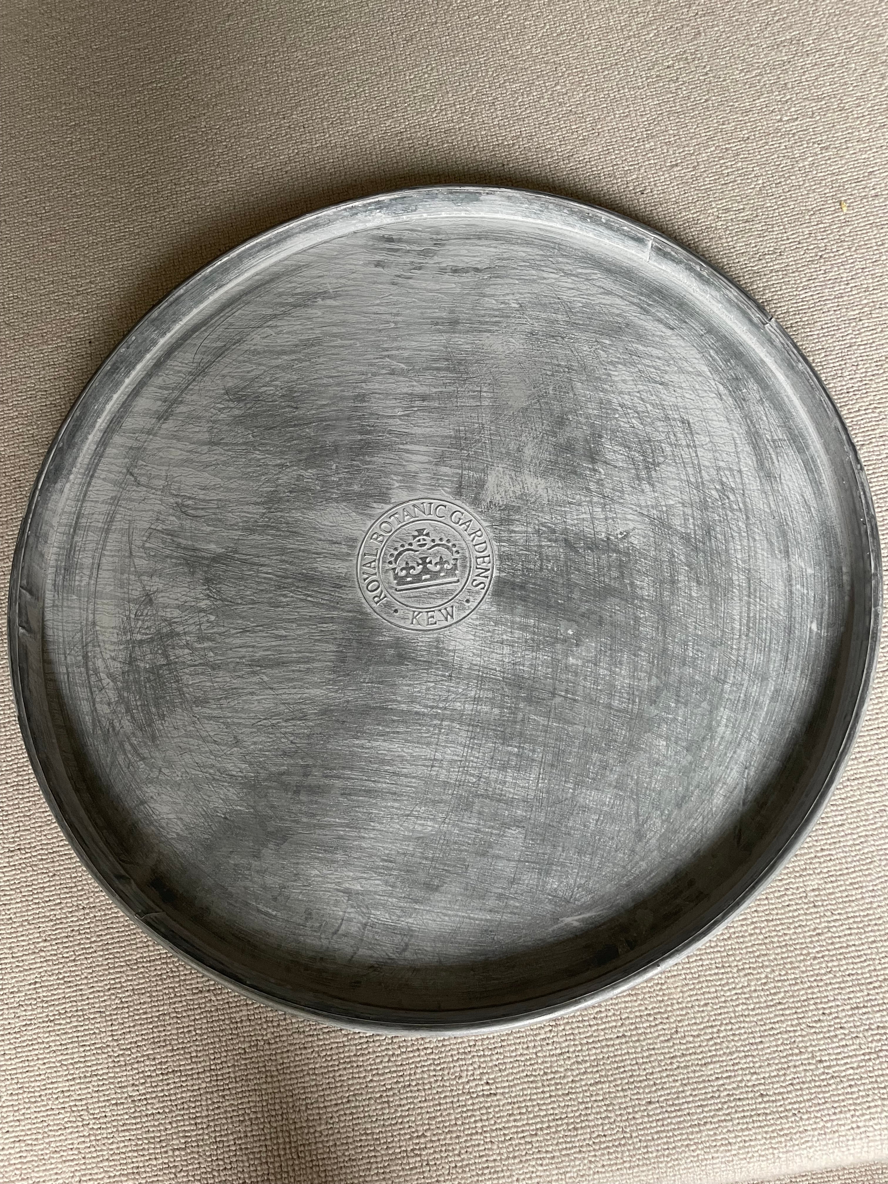 Kew Gardens Large Round Garden Tidy Tray