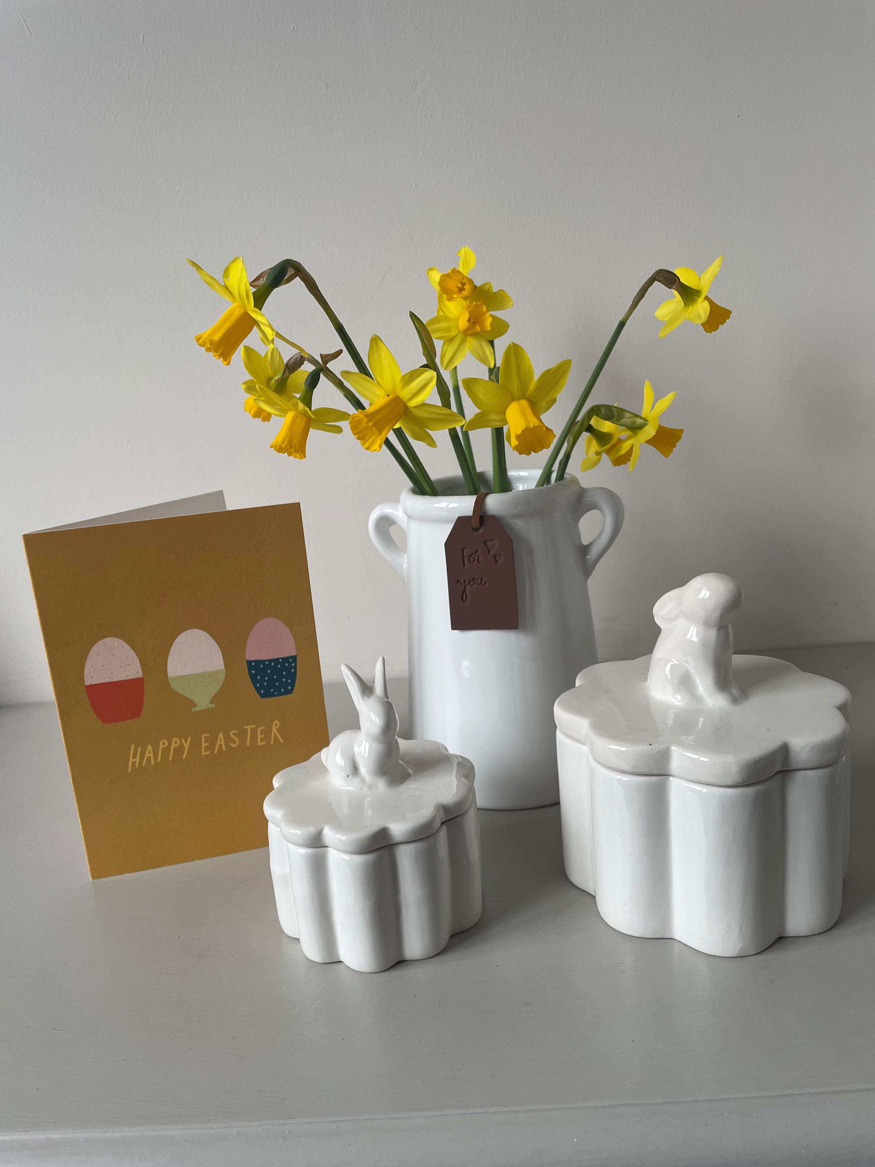 White Rabbit Pot With Lid, 12cm