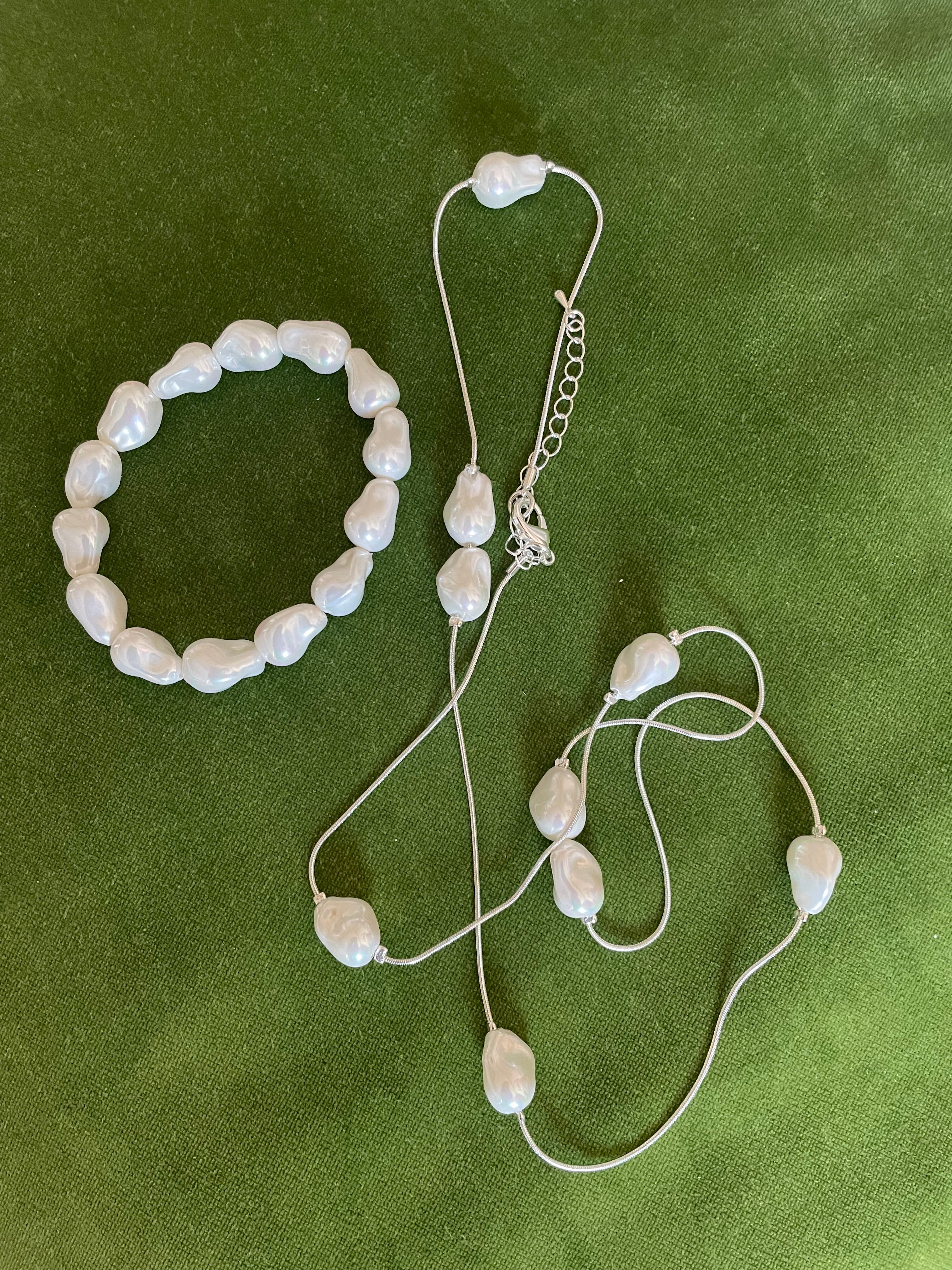Jess &  Lou Classic Pearl Drop Necklace | Simple Timeless Jewellery | Sky & Leaf