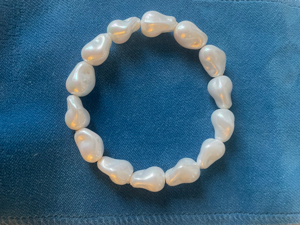 Jess &  Lou Classic Pearl Bead Stretch Bracelet | Simple Timeless Jewellery | Sky & Leaf