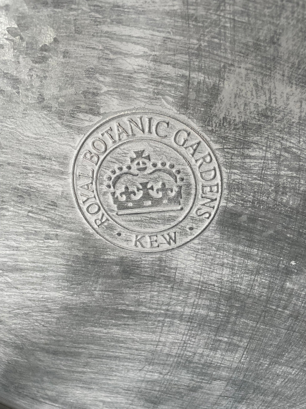 Kew Gardens Large Round Garden Tidy Tray