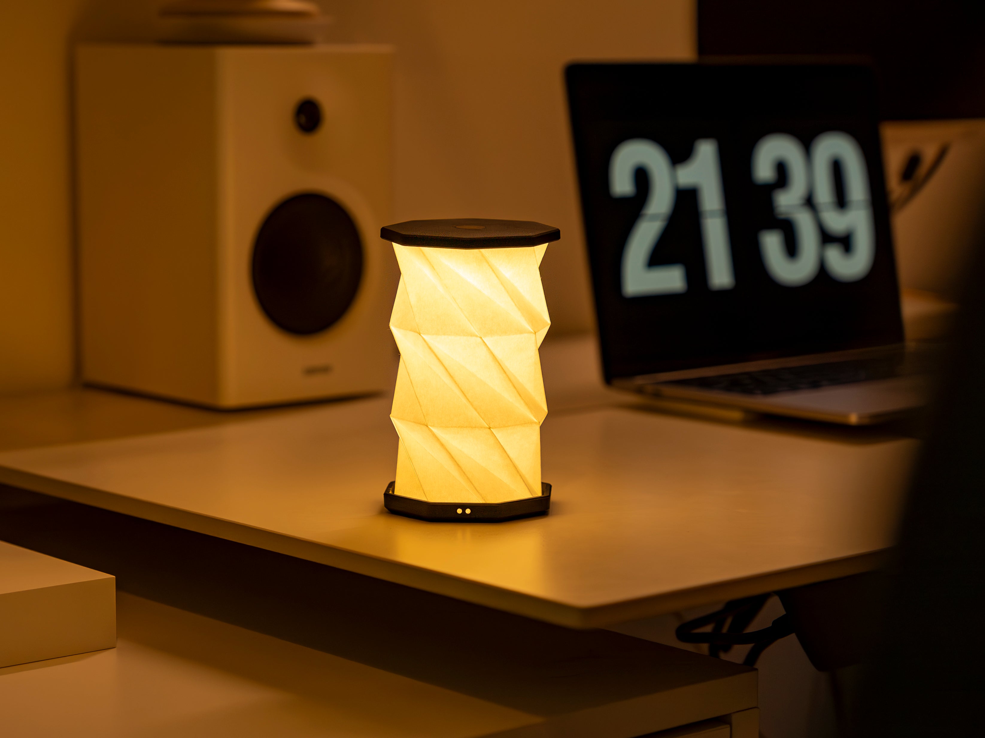 Mini Twist Hexagon Light